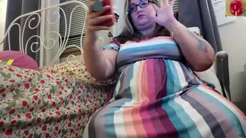 Snapshot of xxstrawberryjanexx chatting on May 2026 05:12:01 AM Strawberry Jane online show from May 2026 05:12:01 AM