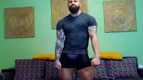 Snapshot of xxtreamleonard chatting on January 2025 05:33:02 PM Xtream Leonard online show from January 2025 05:33:02 PM