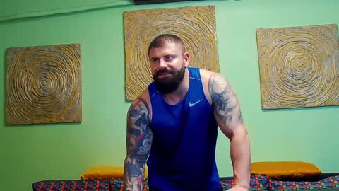 Snapshot of xxtreamleonard chatting on January 2025 10:52:02 AM Xtream Leonard online show from January 2025 10:52:02 AM