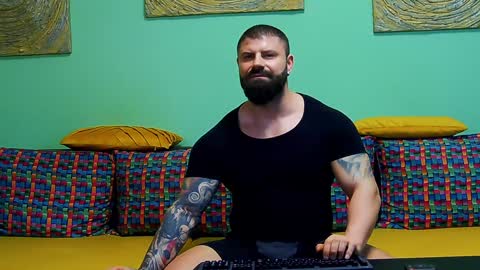 Snapshot of xxtreamleonard chatting on February 2025 12:02:02 PM Xtream Leonard online show from February 2025 12:02:02 PM