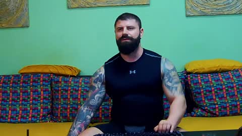 Snapshot of xxtreamleonard chatting on February 2025 08:10:01 PM Xtream Leonard online show from February 2025 08:10:01 PM