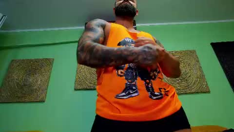 Snapshot of xxtreamleonard chatting on June 2026 01:43:01 PM Xtream Leonard online show from June 2026 01:43:01 PM