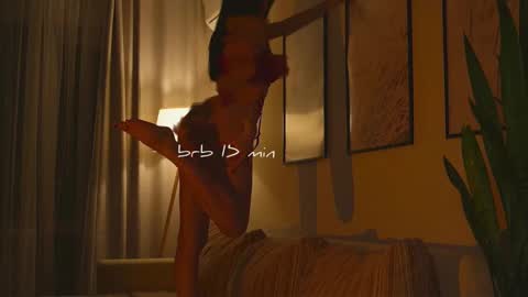 Snapshot of xxx_sunset chatting on December 2025 12:32:02 PM Molly online show from December 2025 12:32:02 PM