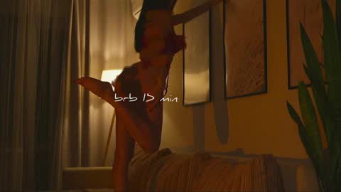 Molly online show from April 2026 12:50:01 PM