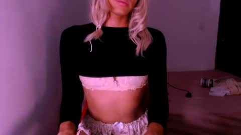 Chiara online show from November 2025 06:11:02 AM