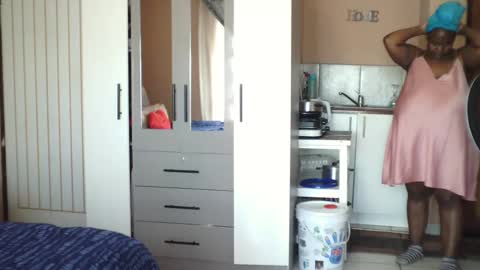 xxxgiantboobs online show from September 2025 09:00:01 AM