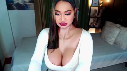 OLIVIA online show from January 2025 06:08:02 PM