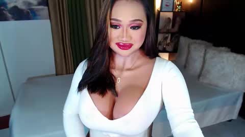 OLIVIA online show from February 2025 03:18:02 PM