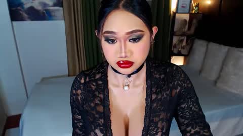 OLIVIA online show from February 2025 08:25:02 PM