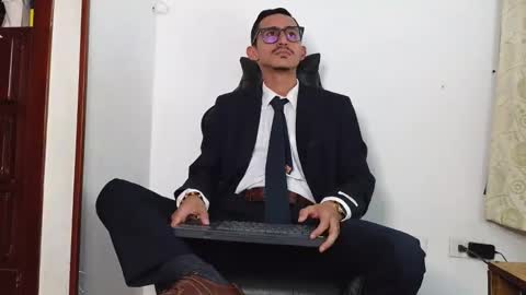 Snapshot of xxxhome_alonexxx chatting on December 2025 08:05:02 PM Kev online show from December 2025 08:05:02 PM