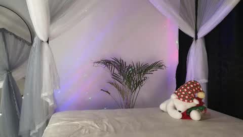 Snapshot of xxxvandersexxx chatting on December 2025 08:51:02 AM July and Fer online show from December 2025 08:51:02 AM