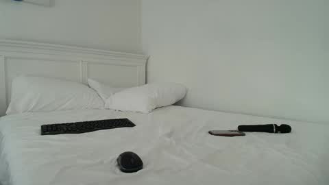 Lil Luna online show from February 2025 09:06:02 PM