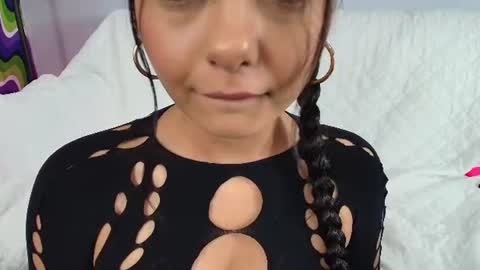 Snapshot of xxxvibesxo chatting on August 2026 08:16:01 AM Lil Luna online show from August 2026 08:16:01 AM