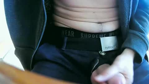 XZitoX online show from November 2025 03:38:02 PM