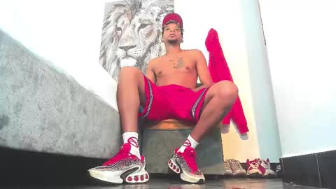 Sr. Y0ung Master online show from November 2025 02:01:02 AM