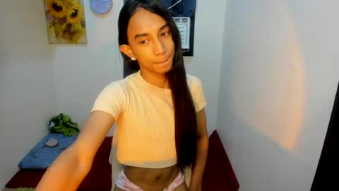 Snapshot of y_spicyhotbella chatting on June 2026 03:14:02 PM Bella online show from June 2026 03:14:02 PM