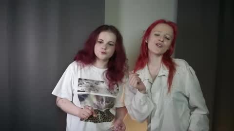 Gina and Mia online show from May 2026 07:38:01 AM
