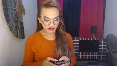 lorien gosper online show from December 2024 10:18:02 AM