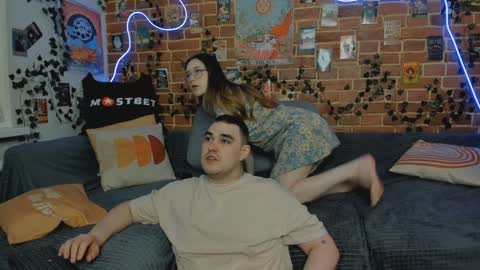 Snapshot of yami_yami_yami chatting on December 2024 06:06:02 PM Mia and Andry online show from December 2024 06:06:02 PM