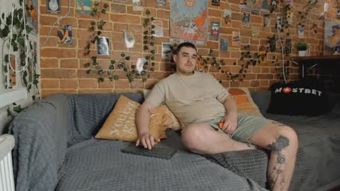 Snapshot of yami_yami_yami chatting on December 2024 04:15:01 PM Mia and Andry online show from December 2024 04:15:01 PM