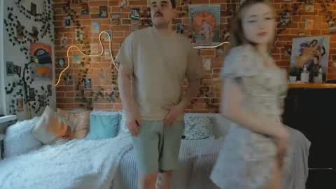 Snapshot of yami_yami_yami chatting on February 2025 12:11:02 PM Mia and Andry online show from February 2025 12:11:02 PM