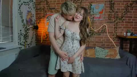 Snapshot of yami_yami_yami chatting on September 2025 01:55:01 PM Mia and Andry online show from September 2025 01:55:01 PM