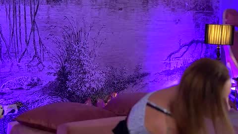 Yamira online show from November 2025 07:06:01 PM