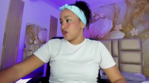 Snapshot of yamirawalker chatting on December 2025 07:44:01 PM Naomi online show from December 2025 07:44:01 PM