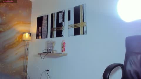 Snapshot of yamirawalker chatting on December 2025 08:57:01 PM Naomi online show from December 2025 08:57:01 PM