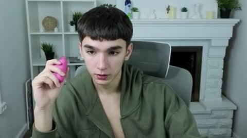 yamitwink online show from November 2025 08:41:01 PM