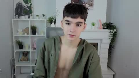 yamitwink online show from November 2025 08:44:01 PM