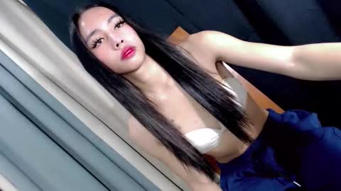 yams_kitty69 online show from October 2025 10:44:01 AM