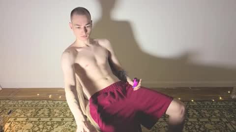 Snapshot of yan_rizen chatting on November 2025 04:19:02 PM Yan online show from November 2025 04:19:02 PM