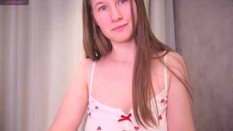 Snapshot of yana_squrel_22 chatting on October 2025 02:15:01 PM Yana  online show from October 2025 02:15:01 PM