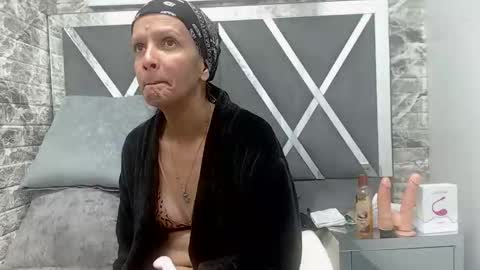 yanetrose online show from September 2025 03:19:02 AM