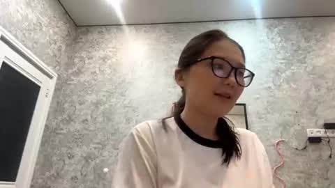 Chloe online show from June 2026 03:33:01 PM