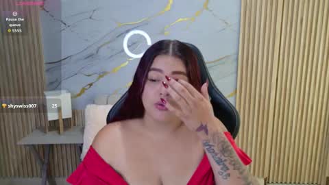 Yara  online show from November 2025 07:58:01 PM