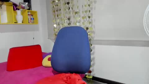 Snapshot of yasmin_goldenst chatting on February 2025 10:55:01 PM Yasemin online show from February 2025 10:55:01 PM