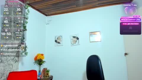 Snapshot of yasmin_goldenst chatting on March 2025 02:15:02 AM Yasemin online show from March 2025 02:15:02 AM