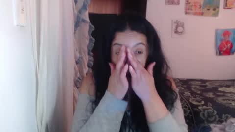 Snapshot of yasmin_love85 chatting on February 2025 03:32:02 PM yasmin_love85 online show from February 2025 03:32:02 PM