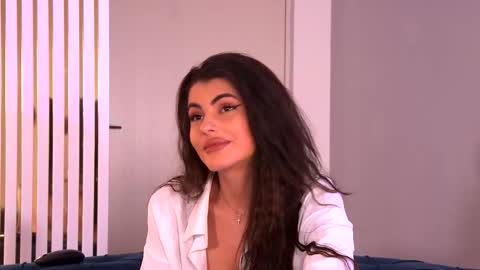 Snapshot of yasminaluna chatting on November 2025 04:11:02 AM Yasmina online show from November 2025 04:11:02 AM