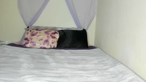 Yasmina online show from October 2025 10:10:01 PM