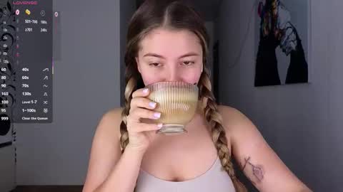 Yasyaa  online show from October 2025 05:36:02 AM