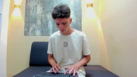 Snapshot of yatson_cody chatting on March 2026 08:59:01 PM Yatson online show from March 2026 08:59:01 PM