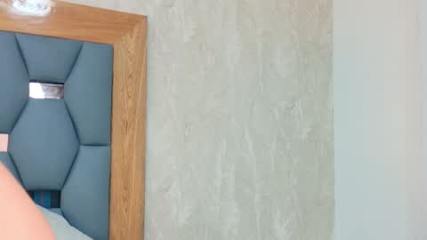 yayi derek  online show from February 2026 11:42:02 AM