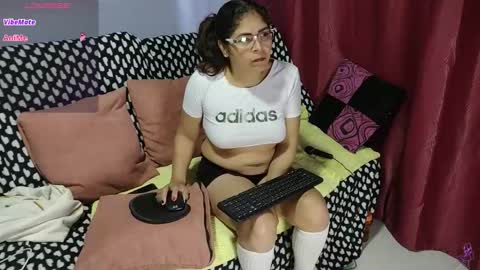 Snapshot of yazflor chatting on November 2025 01:57:02 PM Hazzan y Greisy online show from November 2025 01:57:02 PM