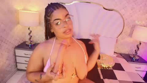 Snapshot of yazminjenner chatting on June 2026 06:07:01 AM YazminJenner online show from June 2026 06:07:01 AM