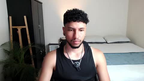 Snapshot of yeff_stone chatting on April 2026 12:23:01 AM yeff online show from April 2026 12:23:01 AM