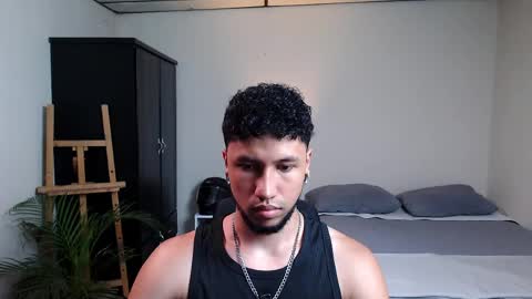 Snapshot of yeff_stone chatting on April 2026 01:12:01 AM yeff online show from April 2026 01:12:01 AM