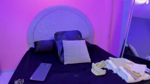 yeika_foxy online show from July 2026 04:05:02 AM